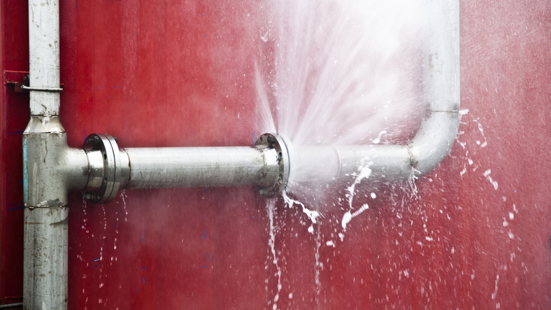 Seasonal Shifts and Leaks: When to Call for Leak Services