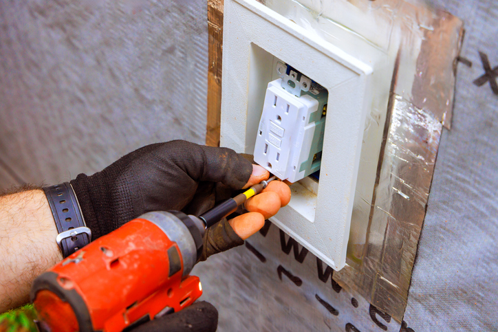 How Outlet Repair Helps Maintain Stable Voltage in Your Property